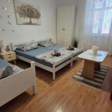 Bijonda Near Arena Apartman Póla