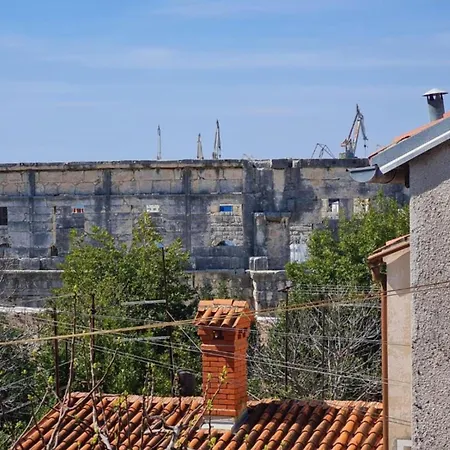 Bijonda Near Arena * Póla