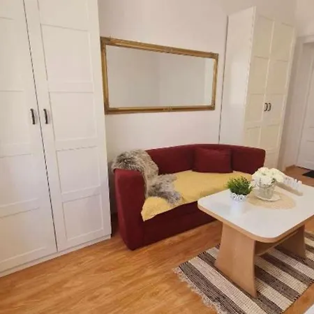 Bijonda Near Arena * Póla